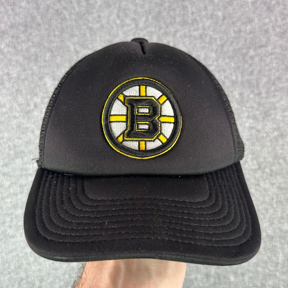 Boston Bruins Mitchell & Ness Trucker Hat Boys OSFM Black NHL Hockey Snapback